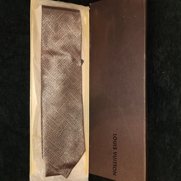 LOUIS VUITTON Necktie - Picture 1 of 5